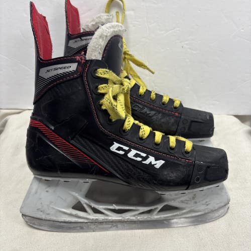 Junior Size 5 CCM JETSPEED FT 455 Ice Hockey Skates.
