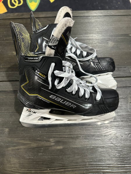 2024 Bauer Supreme M40 Hockey Skates 6.5 (Used)
