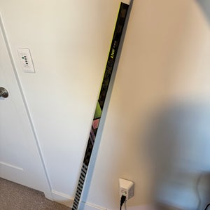 Senior Warrior Alpha LX2 Pro Right Handed Hockey Stick W28 75 Flex Pro Stock (Used)