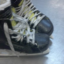 Used Bauer SUPREME S25 Junior Hockey Skate Junior 01 11339-S000196745