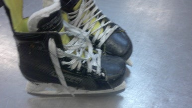 Used Bauer SUPREME S25 Junior Hockey Skate Junior 01 11339-S000196745