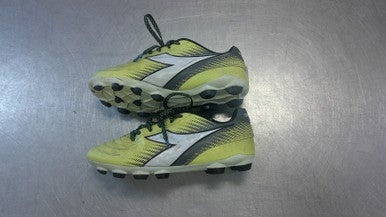 Used Diadora Soccer Cleats Yellow Senior 6.5 11339-S000196780