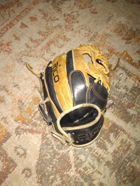 Rico RH Infield Baseball Glove 11.75" (Used)
