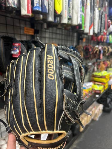 Used Wilson A2000 BB/SB Glove RH Throw Black 12 3/4" 11337-S000468679