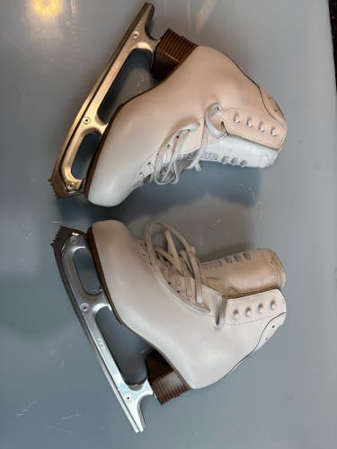 Jackson supreme 5300 boots with matrix supreme blades