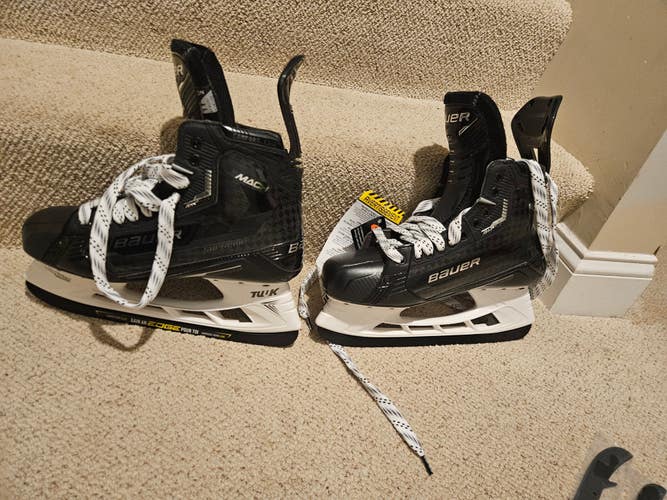 NEW Bauer Supreme Mach Hockey Skates 11 With LS Pulse Ti Blades