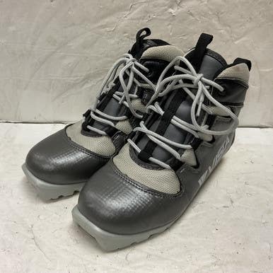 Used VISTA Boys NNN XC Ski Boots Grey W 05-05.5 / JR 03.5-04 11855-S000195195