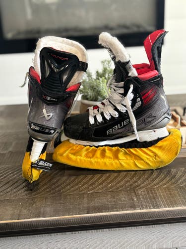 Bauer Vapor X5 Pro Junior Hockey Skates