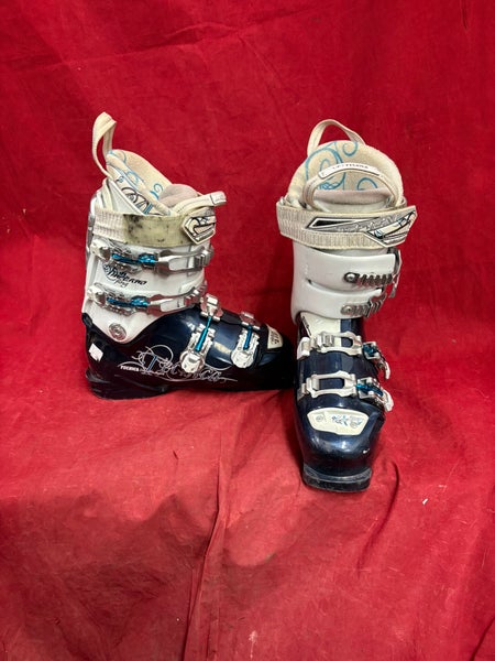Ski Boots: Mondo 23 & 23.5 Tecnica Ski Boots (Used)