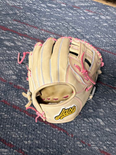 2024 Pro series RH Infield Baseball Glove 11.75" (Used)