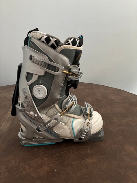 Mondo 25 & 25.5 Women's All Mountain Ski Boots Medium Flex (New)
