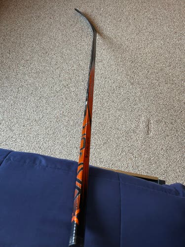 Senior Bauer Vapor Hyperlite 2 Right Handed Hockey Stick P90TM 87 Flex (New)