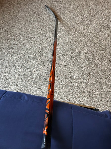 Senior Bauer Vapor Hyperlite 2 Right Handed Hockey Stick P90TM 87 Flex (New)