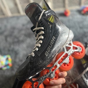 2023 Bauer Vapor Hyperlite 2 Hockey Skates 7 (Used)