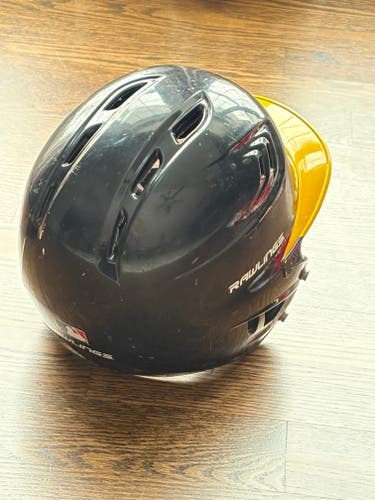 6 3/8 - 7 1/8" Canes Black/Gold Rawlings R16J-R1 Batting Helmet (Used)