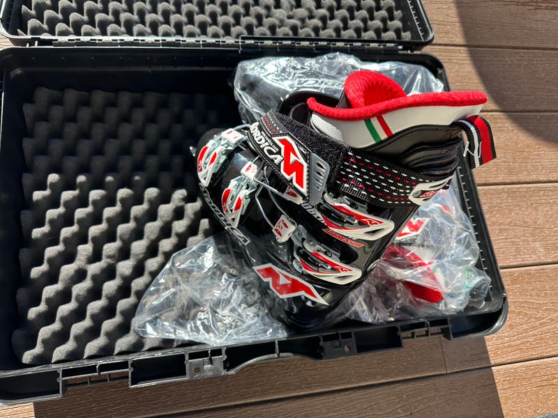 Nordica Dobermann Aggressor World Cup Ski Boots Size Mondo 25