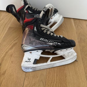2023 Bauer Vapor X5 Pro Hockey Skates Regular Width Size 3 (Used)