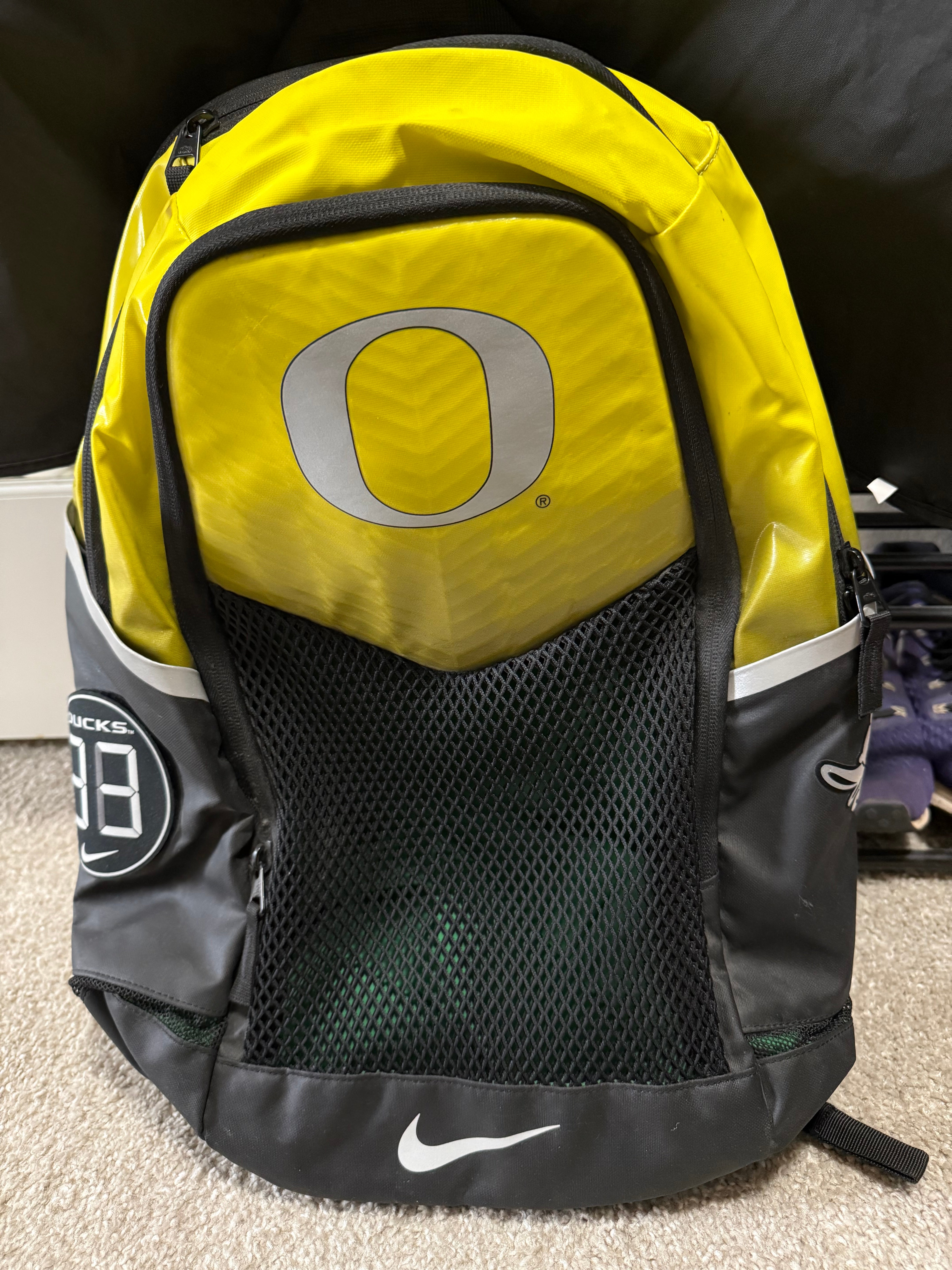 nike air max oregon ducks backpack Portland Gear Cascade - Standard Designed in the Pacific Northwest Oregon Nike College Heritage Backpack.