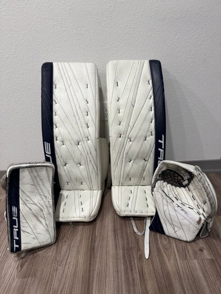 34" 2022 True L20.2 Goalie Leg Pads Pro Stock (Used)