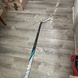 Senior Bauer Nexus Tracer Right Handed Hockey Stick P92 70 Flex (Used)
