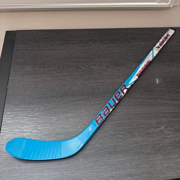 NEW 2025 Bauer Mystery Mini Hockey Stick — TWITCH LE Right Handed (New)