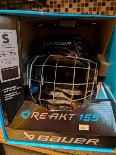 Small Bauer Re-Akt 155 Helmet (New)