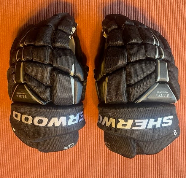 Sher-Wood Code TMP 1 Gloves 12" (Used)