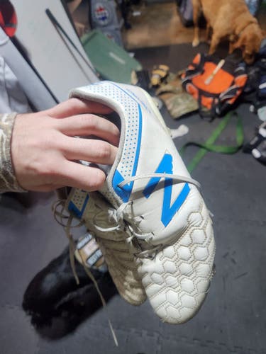 Men's Size M 8.5 (W 9.5) New Balance Molded Cleats Cleats (Used)