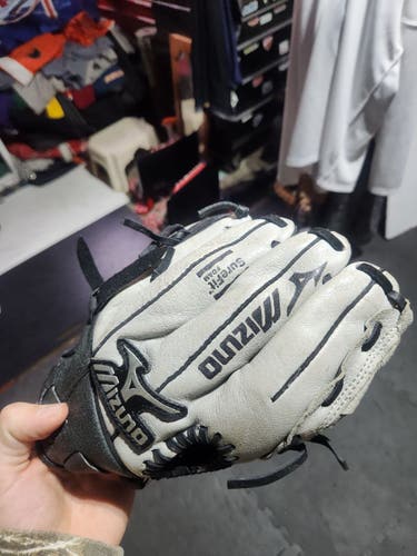 Mizuno Baseball Glove (Used)