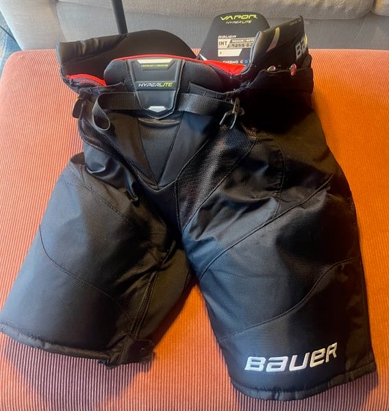 Intermediate Medium Bauer Vapor Hyperlite Hockey Pants (Used)