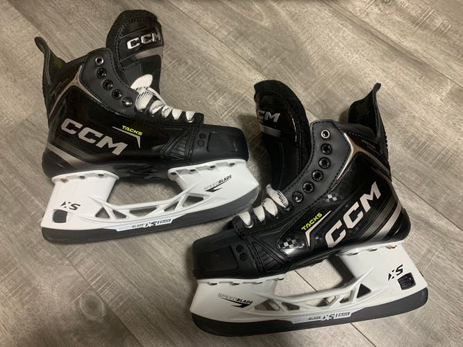 CCM Tacks Vector Premier (SMU) Hockey Skates Extra Wide Width 6 (New)