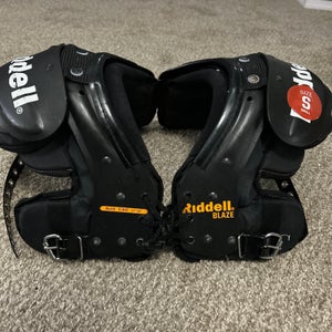 Riddell Blaze Shoulder Pads Youth S (60) 11-12”