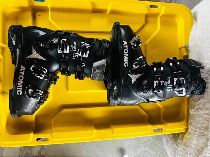 Mondo 25 & 25.5 Unisex Atomic All Mountain Hawx Ultra Ski Boots Medium Flex (Used)