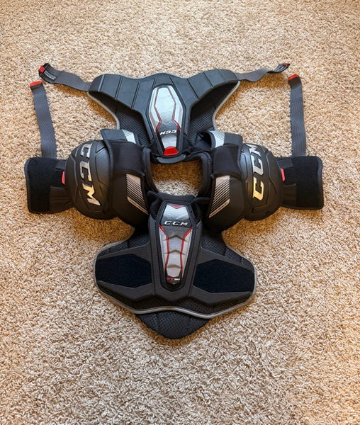 Senior CCM JetSpeed FT390 Shoulder Pads