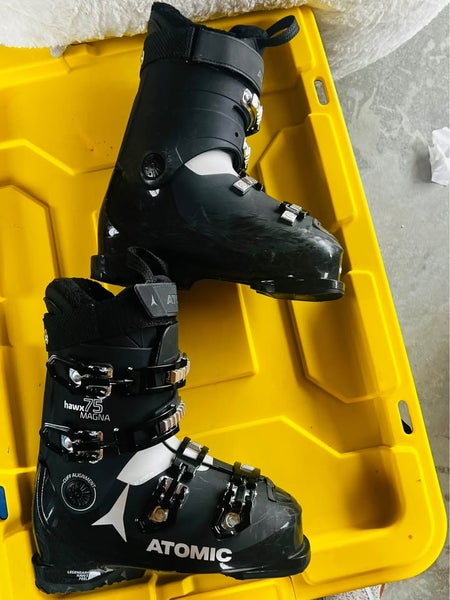 Mondo 25 & 25.5 Unisex Atomic All Mountain Hawx Magna Ski Boots Soft Flex (Used)