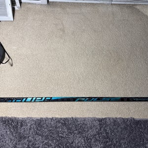 Senior Bauer Pulse  Right Handed Hockey Stick 70 flex / P90TM (New)
