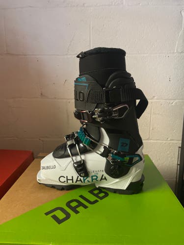 Mondo 22 & 22.5 Women's Dalbello Chakra Elevate 115 ID LS (New)