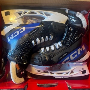 CCM JetSpeed XTRA PLUS SMU Hockey Skates Regular Width Size 4 (Used)