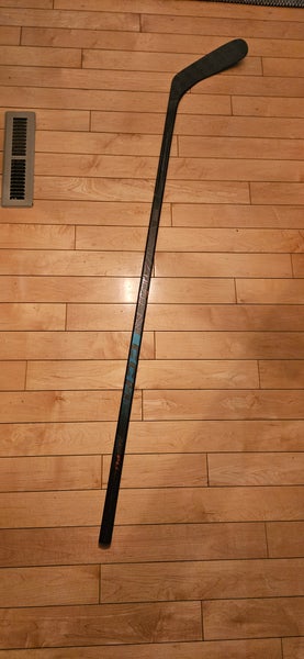 Intermediate Ccm vision Right Handed Hockey Stick P29 65 Flex (Used)