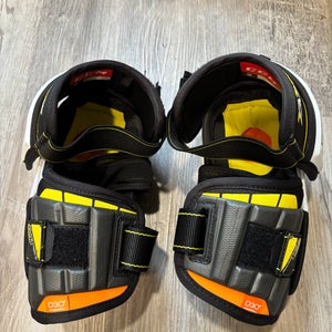 Senior Large CCM Super Tacks AS1 Elbow Pads (Used)
