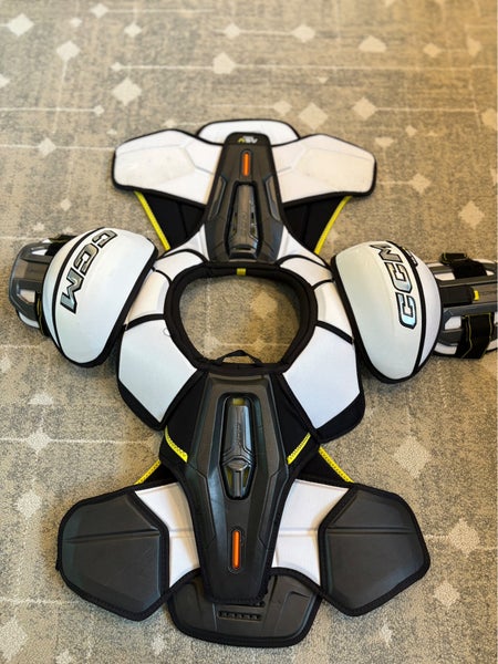 CCM Tack AS-V Pro Shoulder Pads- L