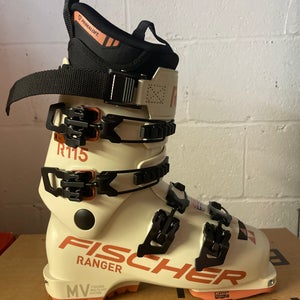 Mondo 25 & 25.5 Women's Fischer Ranger All Mountain Ski Boots Medium Flex (New)