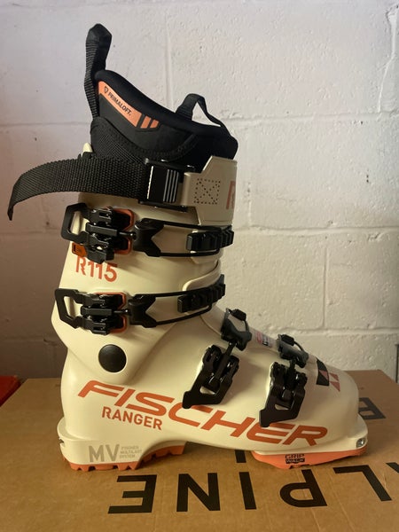 Mondo 25 & 25.5 Women's Fischer Ranger All Mountain Ski Boots Medium Flex (New)
