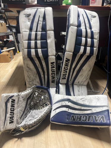 31"+2" Vaughn Velocity V7 Regular Goalie Full Set (Used)