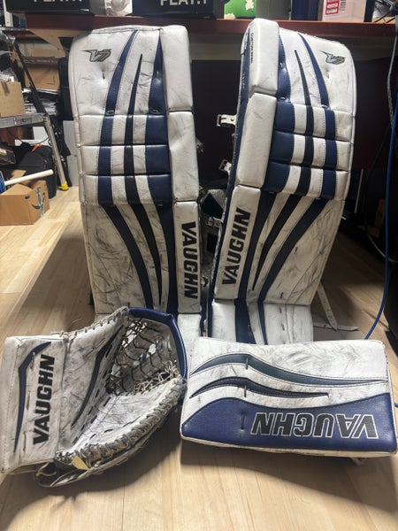 31"+2" Vaughn Velocity V7 Regular Goalie Full Set (Used)