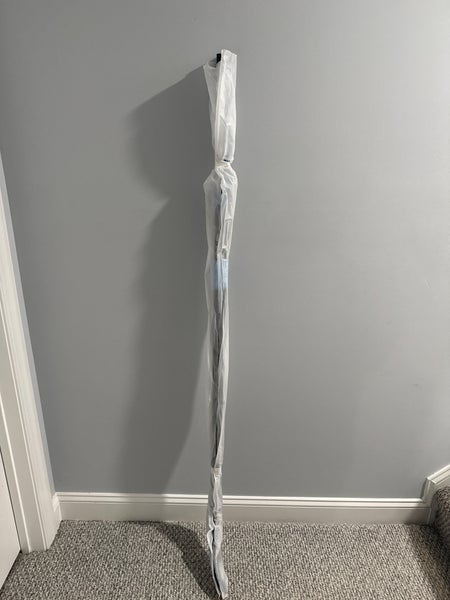 2 Pack Senior Bauer Vapor FlyLite Right Handed Hockey Stick P28 70 Flex (New)