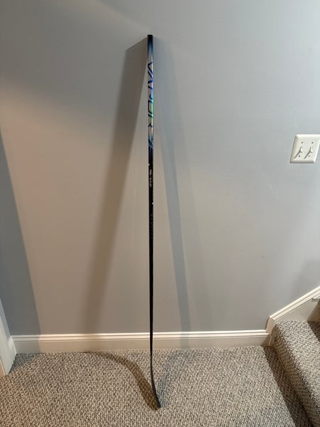 Senior Bauer Vapor FlyLite Right Handed Hockey Stick P28 70 Flex (New)