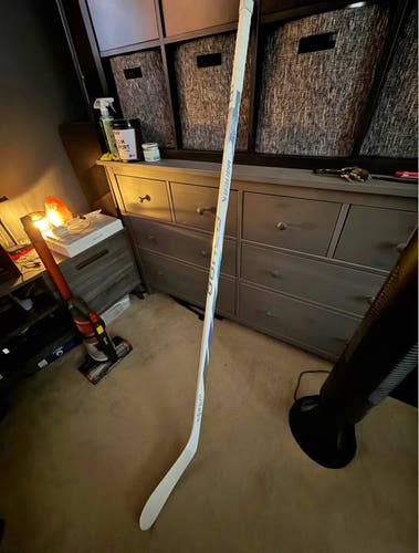 Senior Bauer Proto-R Right Handed Hockey Stick P28 77 Flex (New)