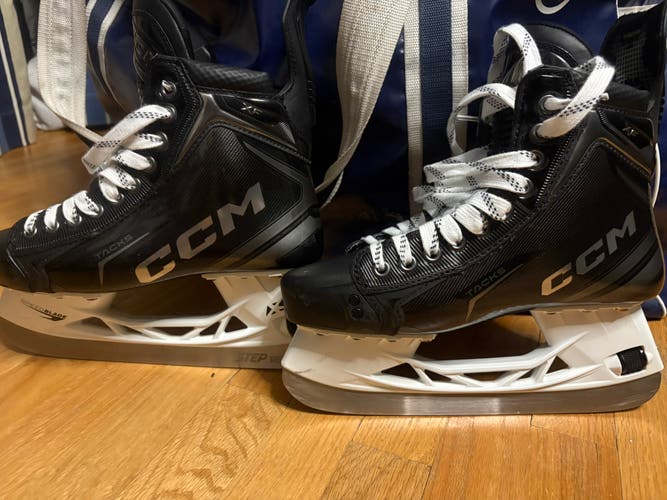 CCM Tacks XF Hockey Skates Regular Width 6.5 (Used)