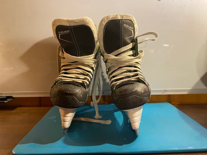 Bauer XLS Hockey Skates Size 1.5 (Used)